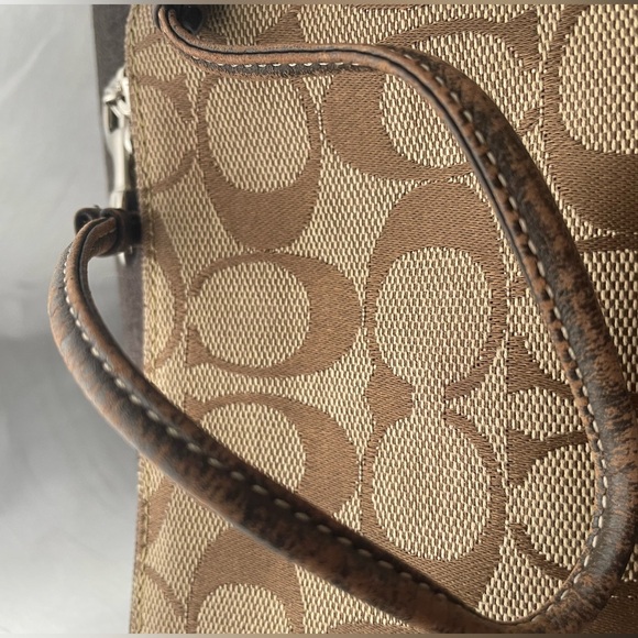 GUC Coach wristlet - Picture 6 of 7